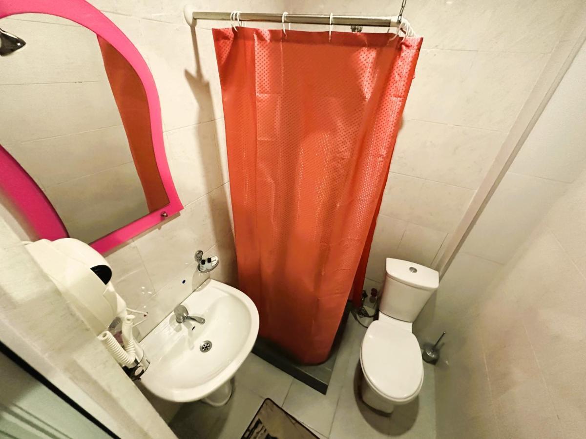 G Bakuri Hotel Batoemi Buitenkant foto
