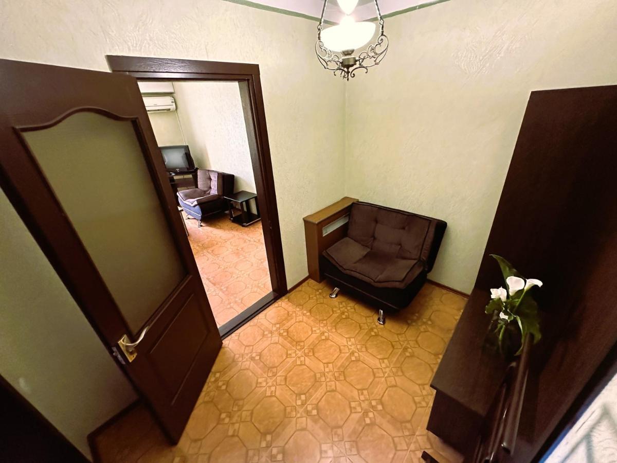 G Bakuri Hotel Batoemi Buitenkant foto