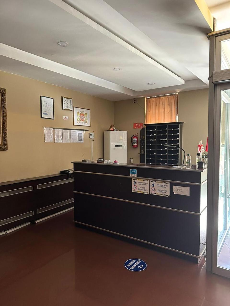 G Bakuri Hotel Batoemi Buitenkant foto