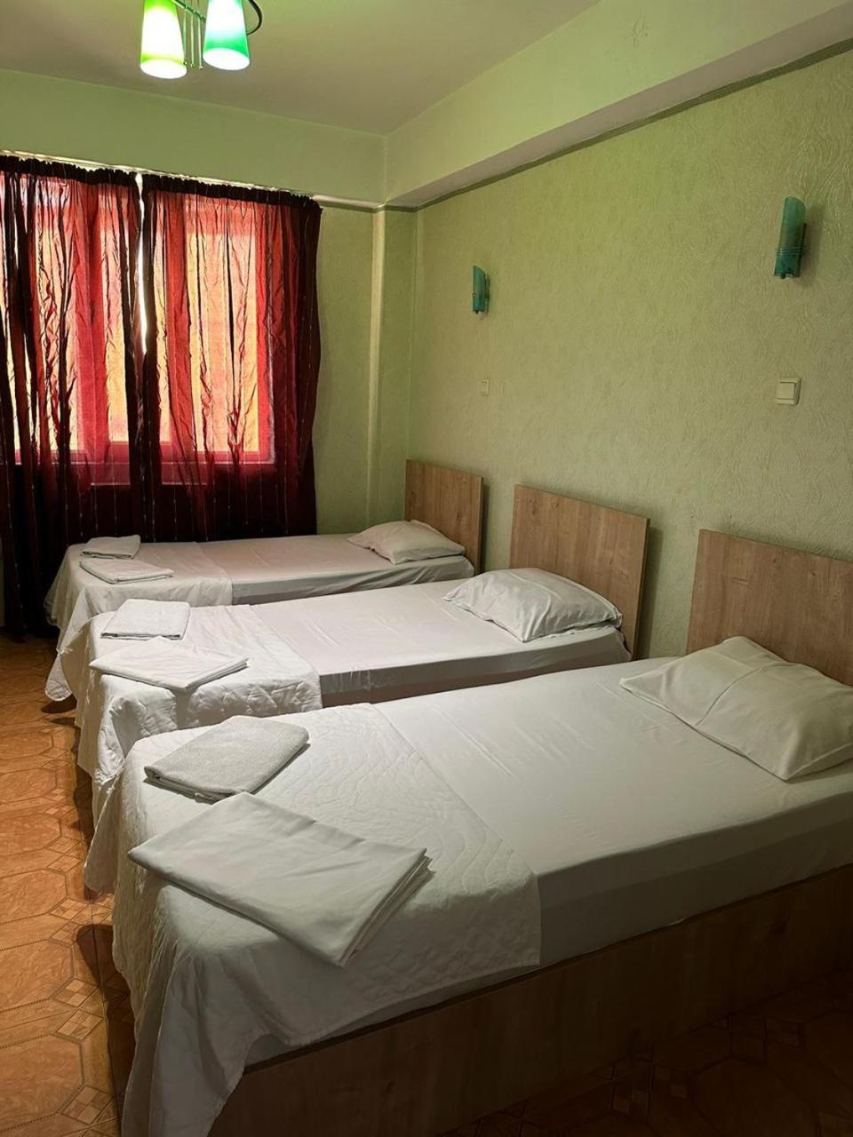 G Bakuri Hotel Batoemi Buitenkant foto